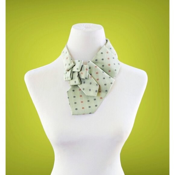 Ogsplosh - Women's Necktie - Ascot Tie Made From A Vintage Necktie - NEW - Picture 1 of 7